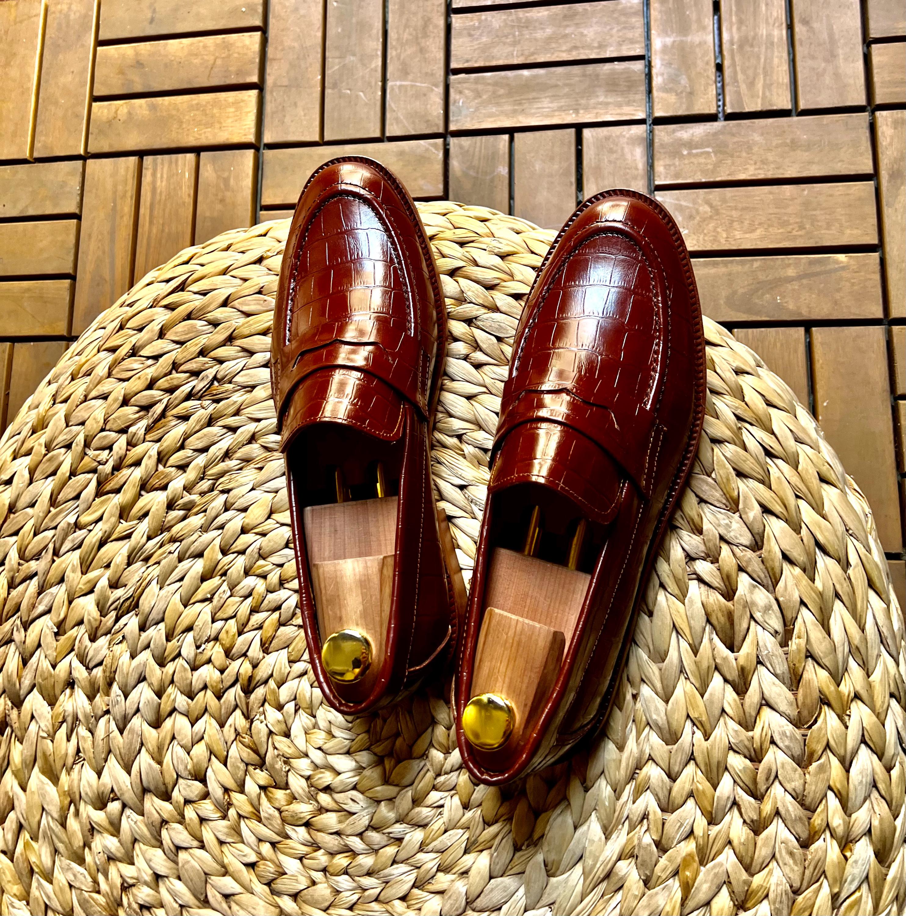 Men's Crocodile-Embossed Leather Penny Loafers, Brown Slip-On Dress Shoes