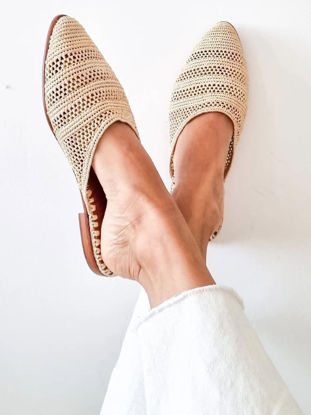 Handwoven Raffia Mules, Natural Straw Slides, Boho Pointed-Toe Flats, Artisanal Moroccan Shoes