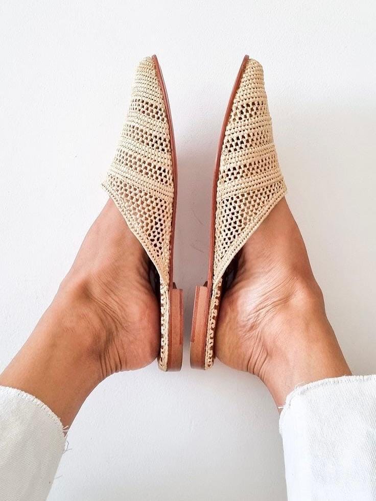 Handwoven Raffia Mules, Natural Straw Slides, Boho Pointed-Toe Flats, Artisanal Moroccan Shoes